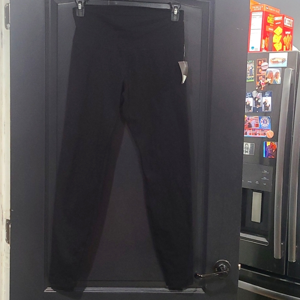 Old Navy Active Leggings, Large, NWT, waist-15 in., Length 37 1/2 in.